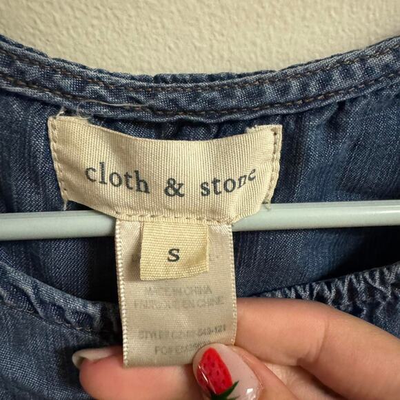 Cloth and Stone Denim Tank Top Size Small with button sides - Picture 4 of 6